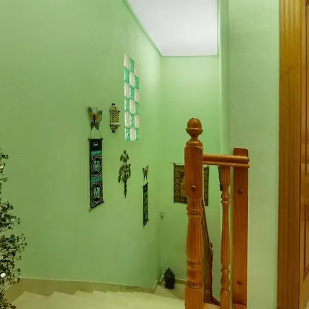 Stylish Near & Pool Access *