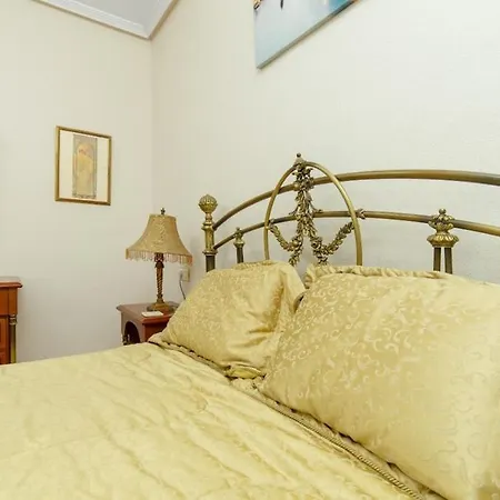Stylish Near & Pool Access Torrevieja