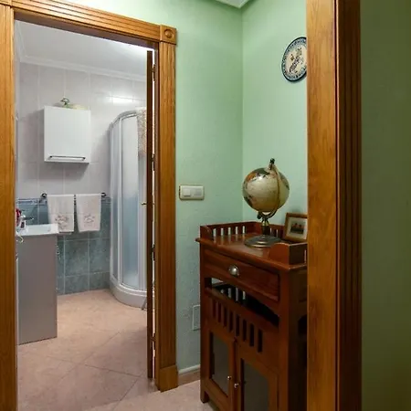 Stylish Near & Pool Access