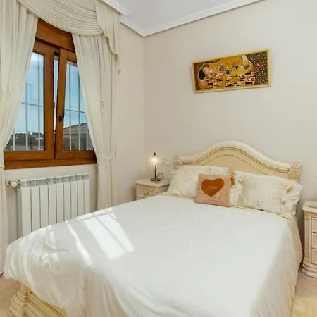 Feriehus Stylish Near & Pool Access *