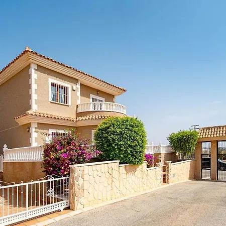 Feriehus Stylish Near & Pool Access *