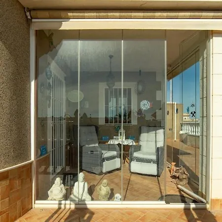 Stylish Near & Pool Access Feriehus *